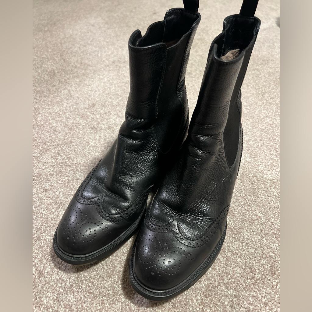 Santoni Women’s Chelsea Leather Boots Size 7.5